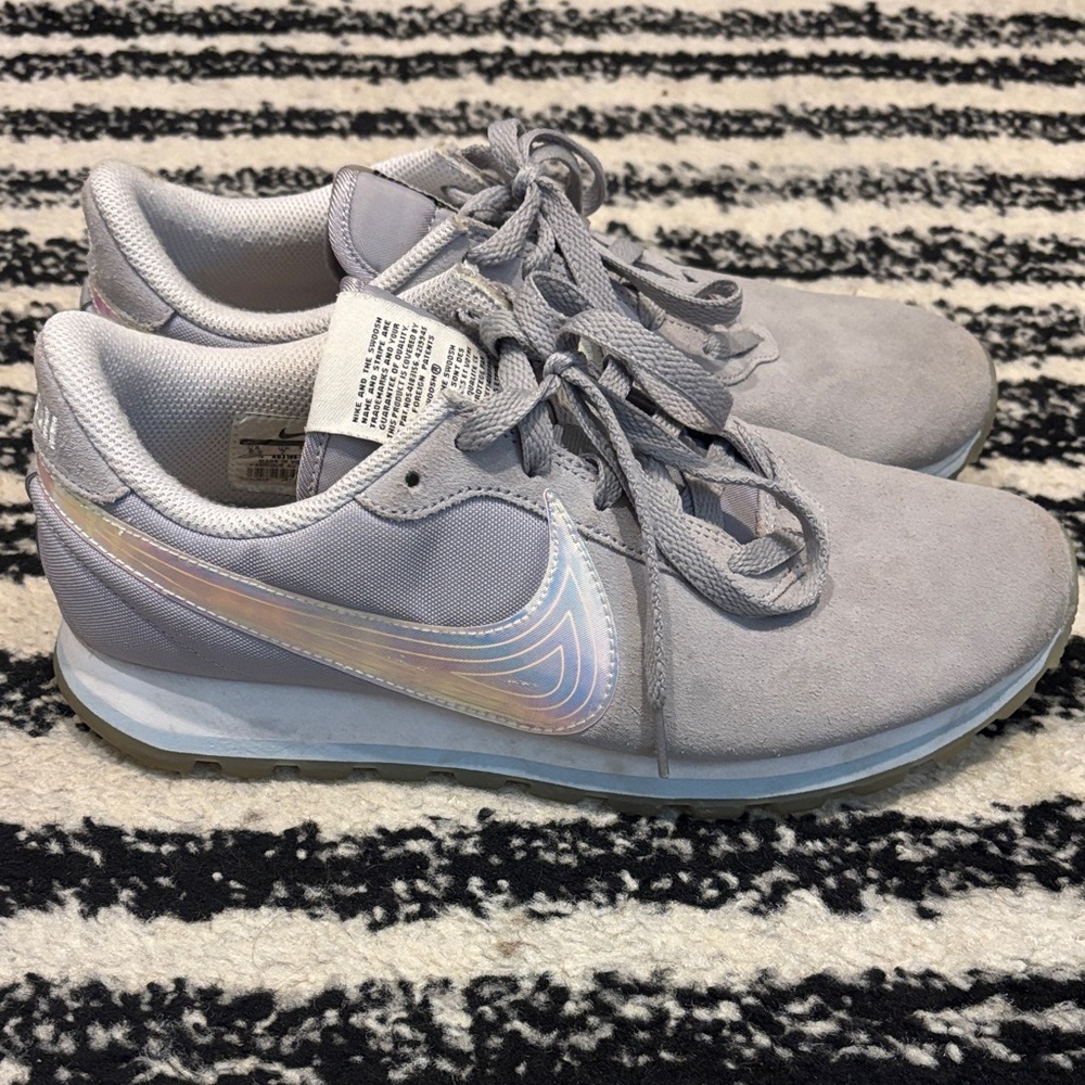 Nike Women's Light Gray Sneakers with Iridescent Swoosh